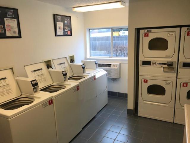 Intown Suites Extended Stay Chicago Il - Oakbrook Villa Park Bagian luar foto